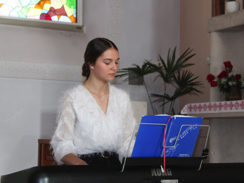 FOTO: U Prozoru održan 18. festival duhovne glazbe ''Djeca pjevaju Isusu''