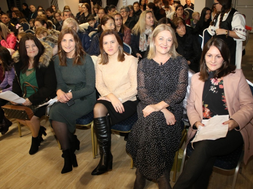 FOTO: Božićna priredba Osnovne škole u Rumbocima