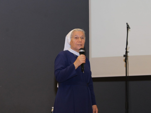 FOTO: S. Marta Nikolić u Prozoru predstavila svoj misionarski rad