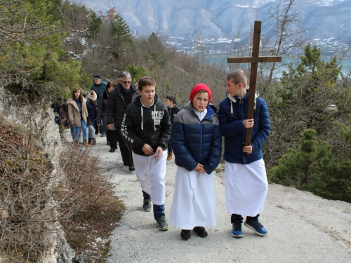 FOTO: Ramski put križa na brdo Gračac