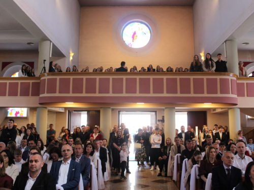 FOTO: Prva sveta pričest u župi Prozor