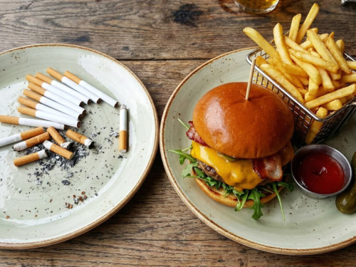 Znanstvenici: Ultraprerađenu hranu treba regulirati kao i cigarete