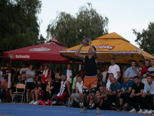 FOTO: Ekipa ''La Pont'' pobjednik 18. Streetball Rama 2020.