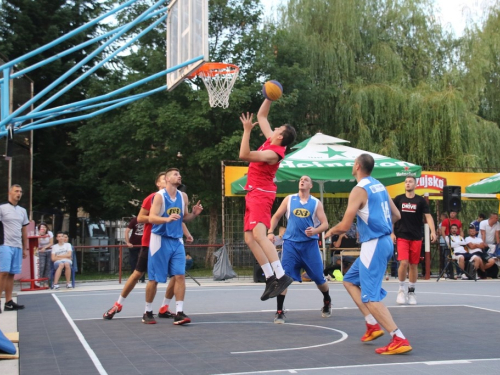 FOTO: Druga večer Streetball turnira u Prozoru