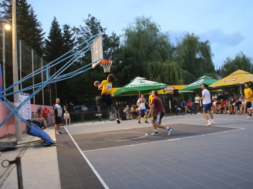 FOTO: Druga večer Streetball turnira u Prozoru