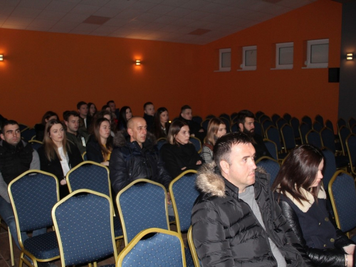 FOTO: Tečaj priprave za brak u župi Gračac