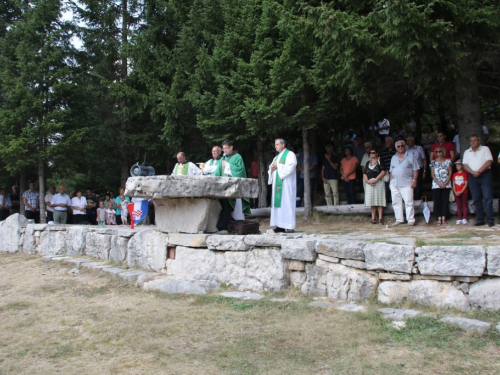 FOTO: Na Vran planini služena misa za poginule duvandžije