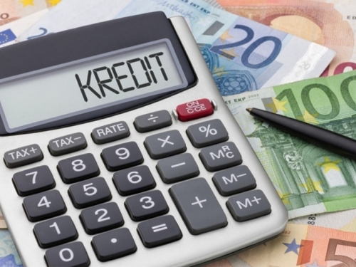 Banke u BiH povećvaju kamate na kredite