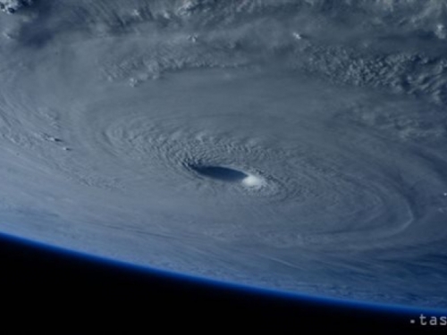 Opasni tajfun snimljen iz svemira