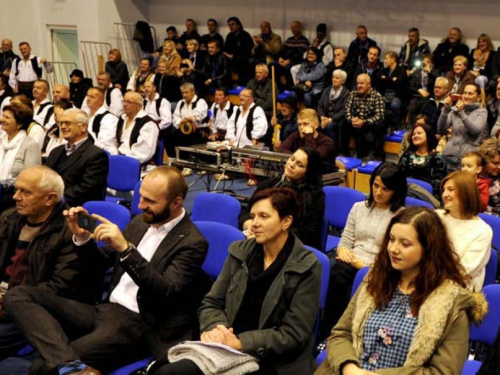 FOTO: Ramci na ''Običajima starog zavičaja'' okupili folkloraše iz tri države