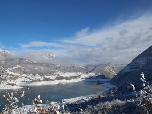 FOTO: Ramsko jezero uokvireno snježnom bjelinom i kontrastima