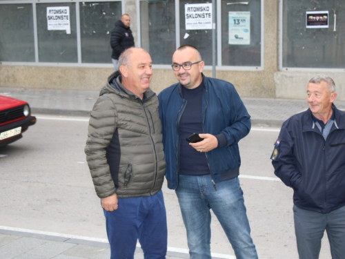 FOTO: Povodom Svih svetih u Prozoru zapaljene svijeće za poginule i preminule branitelje