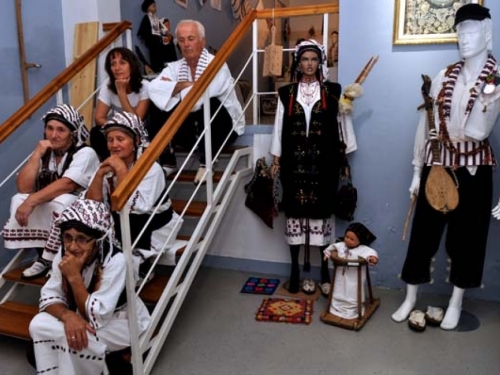FOTO: Ramci se Požežanima predstavili kroz pjesmu, ples i gusle