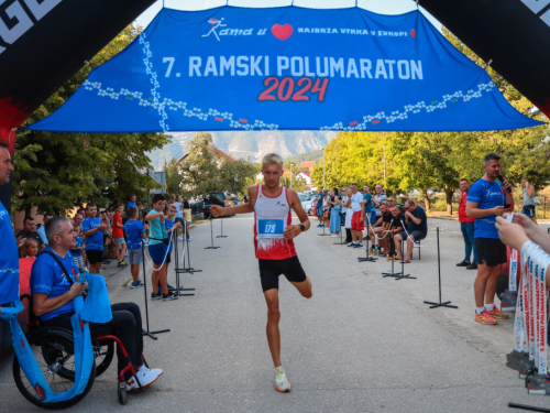 FOTO: 7. Ramski polumaraton - oboren rekord staze