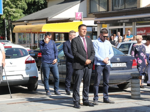 FOTO: Polaganjem vijenaca i svečanom sjednicom započelo obilježavanje Dana općine