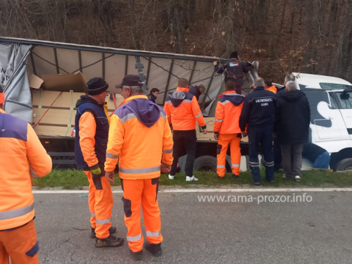 Vozač teško ozlijeđen u prometnoj nesreći u Rami
