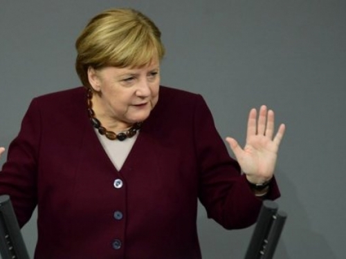 Merkel upozorila na "razarajući" učinak nediscipline u pridržavanju mjera
