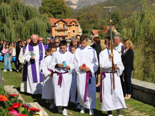 FOTO: Na Šćitu obilježen Dan sjećanja na ramske žrtve