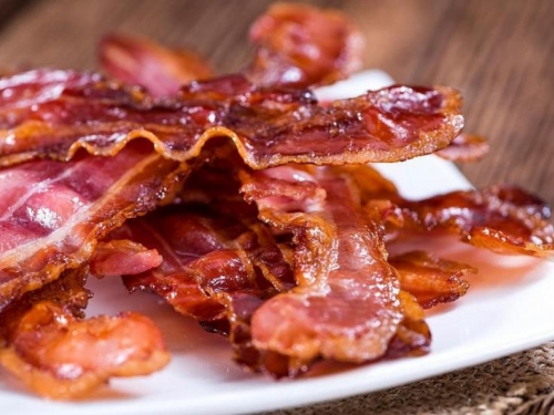 Vrijeme je za slaninu: Omiljeni dodatak slanim i slatkim jelima
