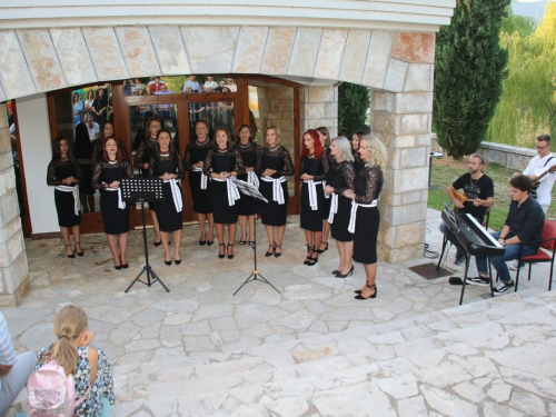 FOTO: Promocija knjige dr. sc. Šimuna Novakovića i druga večer trodnevnice na Šćitu