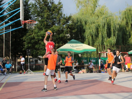 FOTO: Ekipa ''ALF Market'' osvojila Streetball za juniore