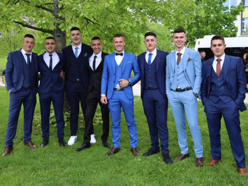 FOTO/VIDEO: Matura 2023. - Defile mladosti na ulicama Prozora