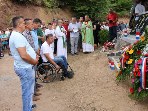 FOTO: Na Pomenu otkrivena spomen-ploča dvojici poginulih branitelja iz Rame