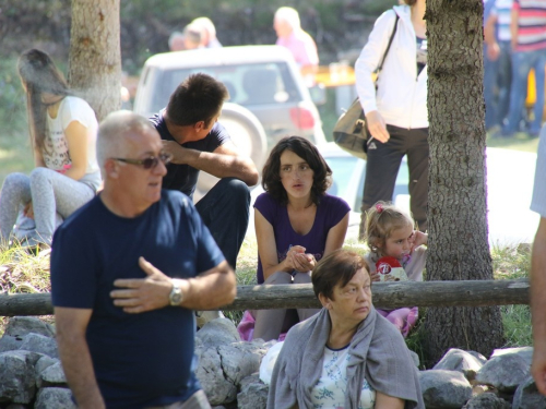 FOTO/VIDEO: Na Vran planini služena misa za poginule duvandžije