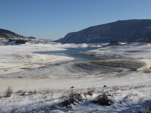 FOTO: Minusi počeli lediti Ramsko jezero