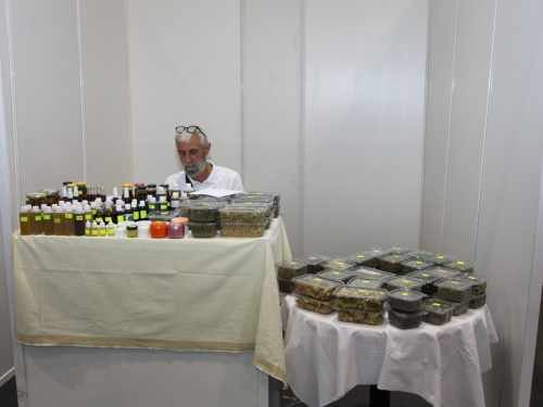 FOTO: Otvoren 16. sajam ''Dani šljive Prozor - Rama 2023.''