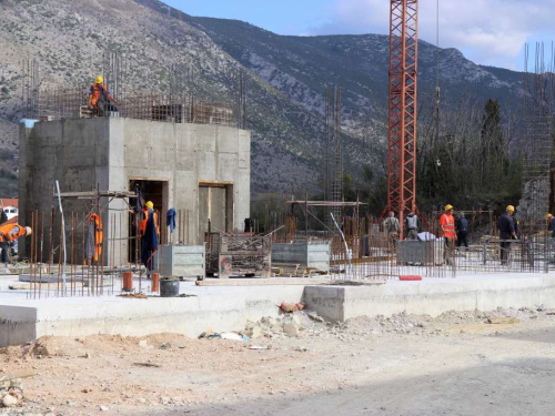 Strani radnici u BiH: Najtraženiji konobari, kuhari, čistači, tesari…