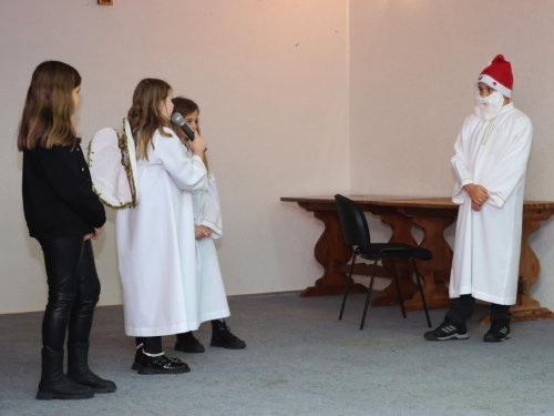 FOTO: Sv. Nikola i ove godine razveselio djecu u župi Rama-Šćit