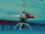 Dron koji leti, pliva i roni!