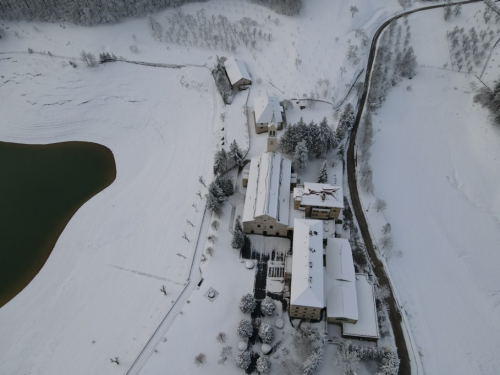 FOTO: Proljetni snijeg zabijelio Ramu