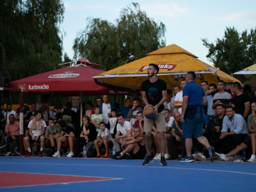 FOTO: Ekipa ''La Pont'' pobjednik 18. Streetball Rama 2020.