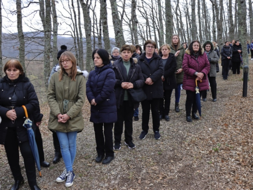 FOTO: Put križa kroz fratarski gaj na Šćitu