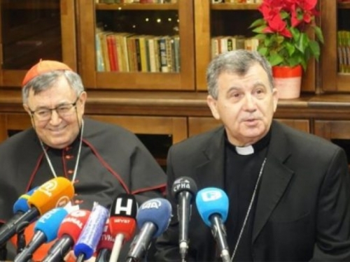 Poziv kardinala Puljića i nadbiskupa Vukšića na svibanjsku pobožnost za prestanak zaraze