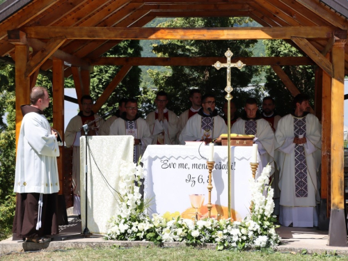 FOTO: Mlada misa i Ilindan u Doljanima