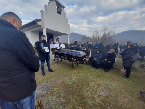 Veliki broj ljudi oprostio se od Pere Gudelja, velikana Središnje Bosne