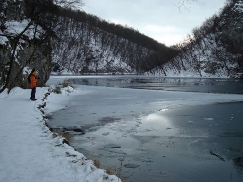 Niske temperature zamrznule rijeke i jezera diljem BiH
