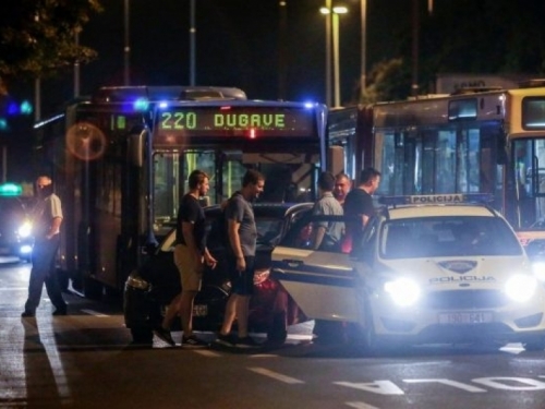 Drama u ZET-ovom busu: Migrant nožem prijetio putnicima