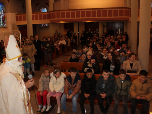 FOTO: Sv. Nikola posjetio župu Prozor