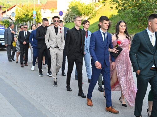 Uskoplje ispratilo 63 maturanta, među njima i 16 iz Prozora-Rame