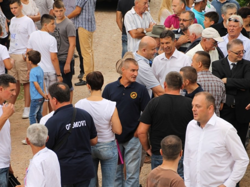 FOTO: Na Pomenu otkrivena spomen-ploča dvojici poginulih branitelja iz Rame