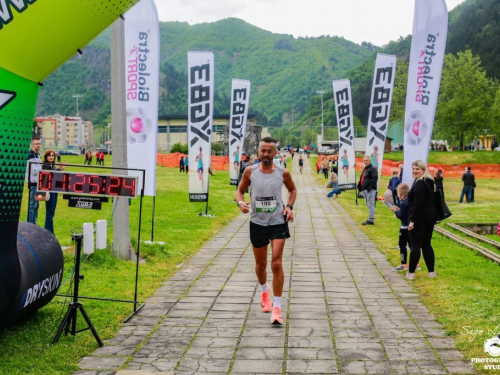 FOTO: ''Rama u srcu'' osvojila prvo i drugo mjesto u muškoj štafeti polumaratona u Jablanici