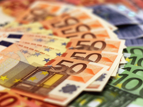Od danas slanje novca širom eurozone brže i sigurnije nego ikad