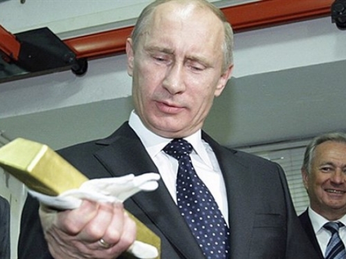 Putin iz zemlje izbacuje dolar i euro