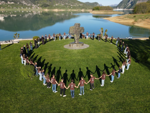 FOTO: Obred primanja u Franjevačku mladež u župi Rama-Šćit