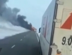 Autobus se zapalio na cesti, izgorjelo 52 putnika