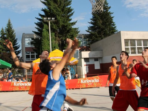 FOTO: U Prozoru održan Streetball turnir za djecu